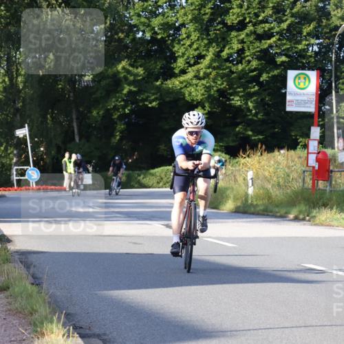 25.08.2024 - Elbe Triathlon Hamburg Fuchs,  Jonas http://msf.ph/oto/6849316 25.08.2024 09:11:56 Radfahren 217, 244, 194 meine-sportfotos.de