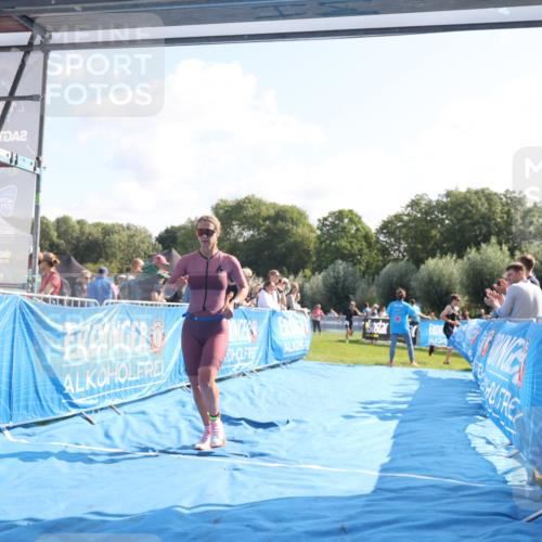 25.08.2024 - Elbe Triathlon Hamburg H.Heesch http://msf.ph/oto/6849326 25.08.2024 10:45:04 Ziel 139 meine-sportfotos.de