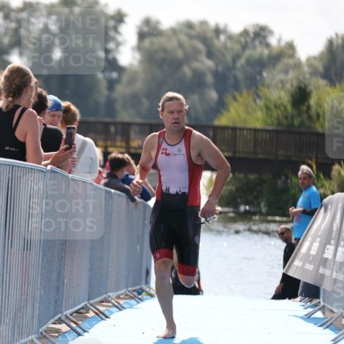 25.08.2024 - Elbe Triathlon Hamburg H.Heesch http://msf.ph/oto/6849337 25.08.2024 15:13:17 Schwimmen  meine-sportfotos.de