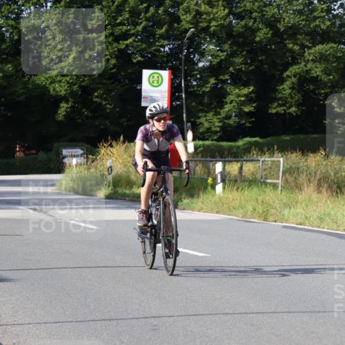 25.08.2024 - Elbe Triathlon Hamburg Fuchs,  Jonas http://msf.ph/oto/6849338 25.08.2024 09:54:47 Radfahren 414, 269, 504, 443 meine-sportfotos.de