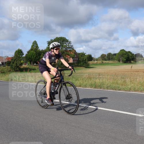 25.08.2024 - Elbe Triathlon Hamburg Fuchs,  Jonas http://msf.ph/oto/6849396 25.08.2024 09:54:49 Radfahren 504, 443 meine-sportfotos.de