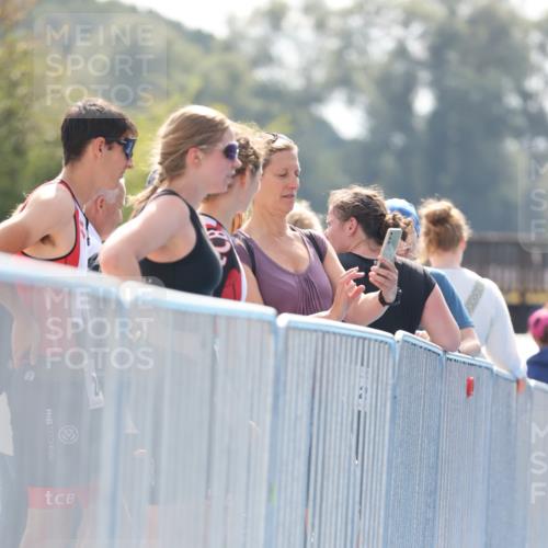 25.08.2024 - Elbe Triathlon Hamburg H.Heesch http://msf.ph/oto/6849422 25.08.2024 15:13:23 Schwimmen  meine-sportfotos.de