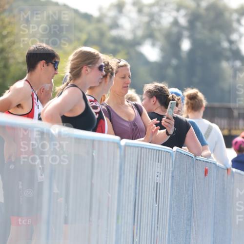 25.08.2024 - Elbe Triathlon Hamburg H.Heesch http://msf.ph/oto/6849429 25.08.2024 15:13:23 Schwimmen  meine-sportfotos.de