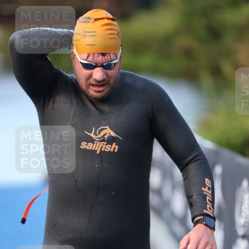 25.08.2024 - Elbe Triathlon Hamburg H.Heesch http://msf.ph/oto/6849433 25.08.2024 08:55:58 Schwimmen 232, 263 meine-sportfotos.de