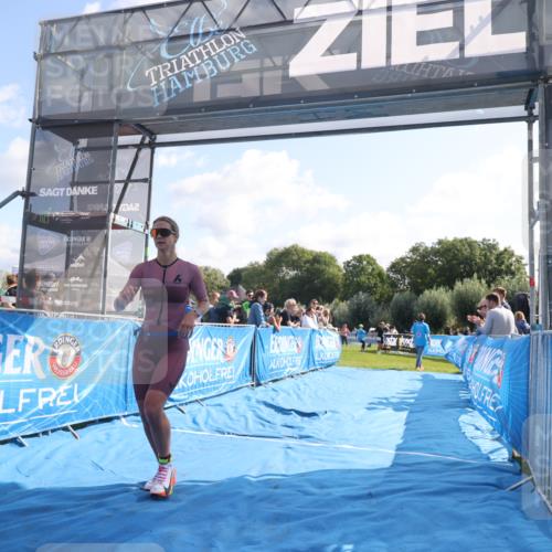 25.08.2024 - Elbe Triathlon Hamburg H.Heesch http://msf.ph/oto/6849434 25.08.2024 10:45:05 Ziel 139 meine-sportfotos.de