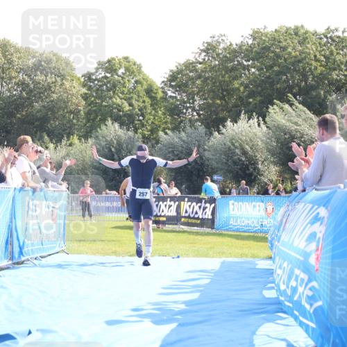 25.08.2024 - Elbe Triathlon Hamburg H.Heesch http://msf.ph/oto/6849442 25.08.2024 10:45:19 Ziel 204, 257 meine-sportfotos.de