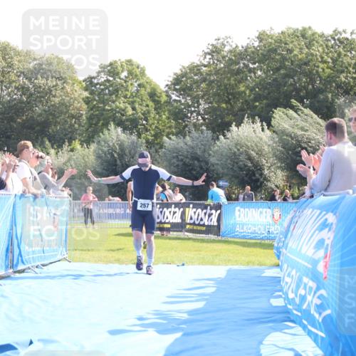 25.08.2024 - Elbe Triathlon Hamburg H.Heesch http://msf.ph/oto/6849468 25.08.2024 10:45:19 Ziel 204, 257 meine-sportfotos.de