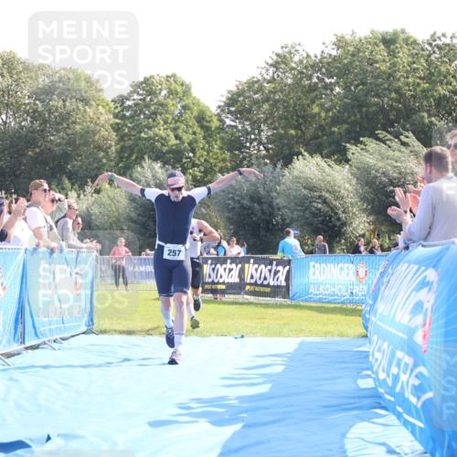 25.08.2024 - Elbe Triathlon Hamburg H.Heesch http://msf.ph/oto/6849481 25.08.2024 10:45:20 Ziel 204, 257 meine-sportfotos.de
