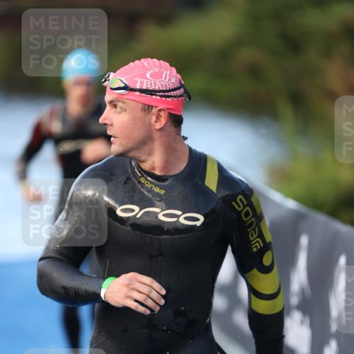 25.08.2024 - Elbe Triathlon Hamburg H.Heesch http://msf.ph/oto/6849486 25.08.2024 08:56:34 Schwimmen 242, 295 meine-sportfotos.de