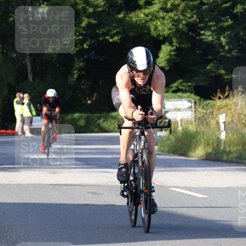 25.08.2024 - Elbe Triathlon Hamburg Fuchs,  Jonas http://msf.ph/oto/6849490 25.08.2024 09:12:10 Radfahren 135, 83, 185, 182 meine-sportfotos.de