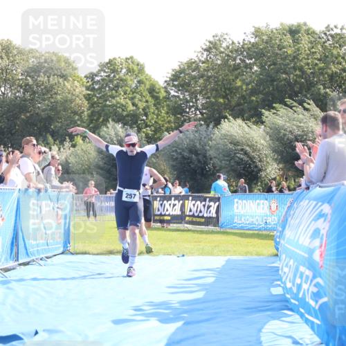 25.08.2024 - Elbe Triathlon Hamburg H.Heesch http://msf.ph/oto/6849491 25.08.2024 10:45:20 Ziel 204, 257 meine-sportfotos.de