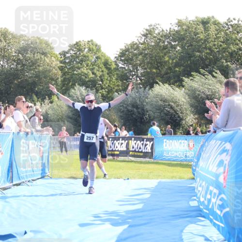 25.08.2024 - Elbe Triathlon Hamburg H.Heesch http://msf.ph/oto/6849503 25.08.2024 10:45:20 Ziel 204, 257 meine-sportfotos.de