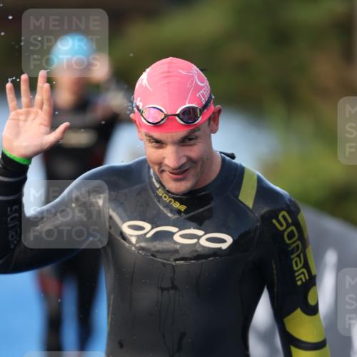 25.08.2024 - Elbe Triathlon Hamburg H.Heesch http://msf.ph/oto/6849526 25.08.2024 08:56:35 Schwimmen 242, 295 meine-sportfotos.de
