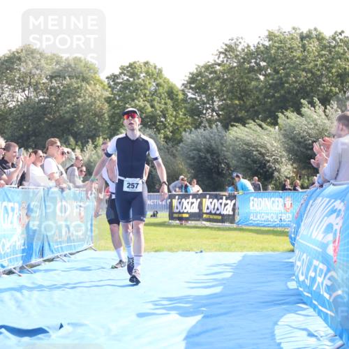 25.08.2024 - Elbe Triathlon Hamburg H.Heesch http://msf.ph/oto/6849533 25.08.2024 10:45:21 Ziel 204, 257 meine-sportfotos.de