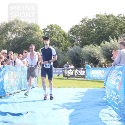 25.08.2024 - Elbe Triathlon Hamburg H.Heesch http://msf.ph/oto/6849543 25.08.2024 10:45:21 Ziel 204, 257 meine-sportfotos.de