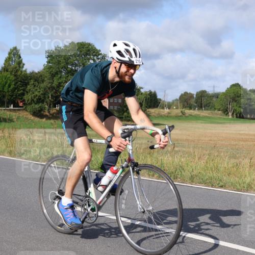 25.08.2024 - Elbe Triathlon Hamburg Fuchs,  Jonas http://msf.ph/oto/6849546 25.08.2024 09:55:03 Radfahren 534, 213, 295 meine-sportfotos.de