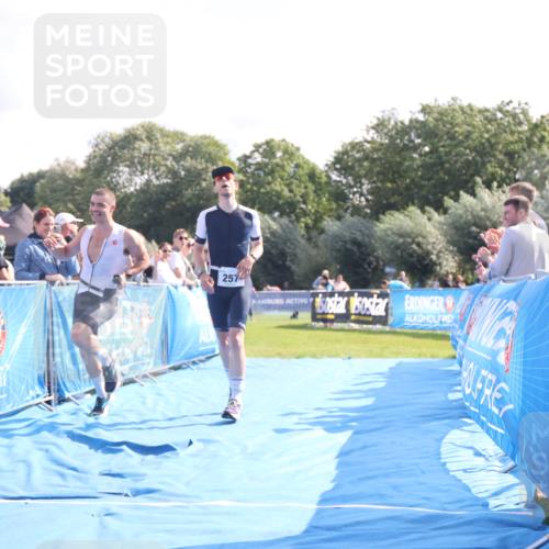 25.08.2024 - Elbe Triathlon Hamburg H.Heesch http://msf.ph/oto/6849619 25.08.2024 10:45:21 Ziel 204, 257 meine-sportfotos.de