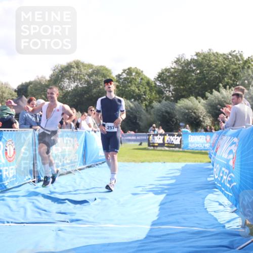 25.08.2024 - Elbe Triathlon Hamburg H.Heesch http://msf.ph/oto/6849630 25.08.2024 10:45:21 Ziel 204, 257 meine-sportfotos.de