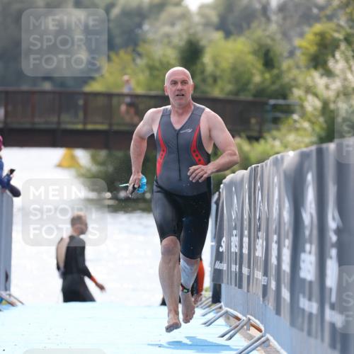 25.08.2024 - Elbe Triathlon Hamburg H.Heesch http://msf.ph/oto/6849640 25.08.2024 15:16:00 Schwimmen  meine-sportfotos.de