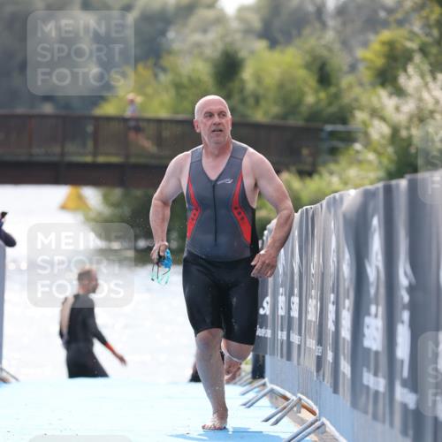 25.08.2024 - Elbe Triathlon Hamburg H.Heesch http://msf.ph/oto/6849657 25.08.2024 15:16:00 Schwimmen  meine-sportfotos.de