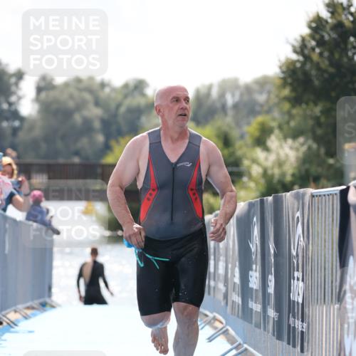 25.08.2024 - Elbe Triathlon Hamburg H.Heesch http://msf.ph/oto/6849710 25.08.2024 15:16:02 Schwimmen  meine-sportfotos.de