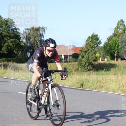 25.08.2024 - Elbe Triathlon Hamburg Fuchs,  Jonas http://msf.ph/oto/6849754 25.08.2024 09:12:29 Radfahren 152, 215, 150, 165, 233, 54 meine-sportfotos.de
