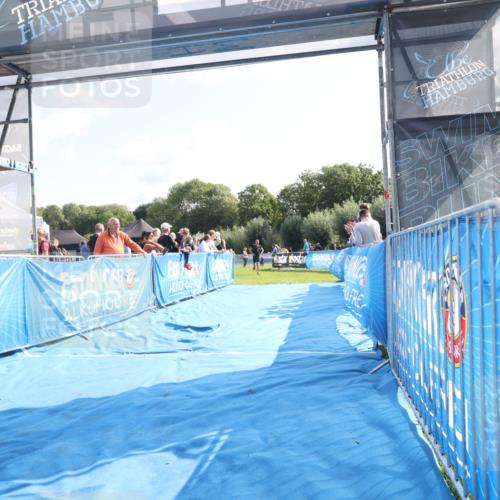 25.08.2024 - Elbe Triathlon Hamburg H.Heesch http://msf.ph/oto/6849760 25.08.2024 10:46:22 Ziel 163 meine-sportfotos.de