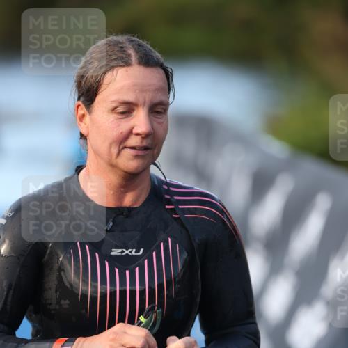 25.08.2024 - Elbe Triathlon Hamburg H.Heesch http://msf.ph/oto/6849764 25.08.2024 08:57:10 Schwimmen 141 meine-sportfotos.de