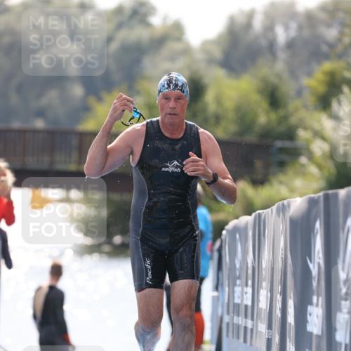 25.08.2024 - Elbe Triathlon Hamburg H.Heesch http://msf.ph/oto/6849838 25.08.2024 15:16:33 Schwimmen  meine-sportfotos.de
