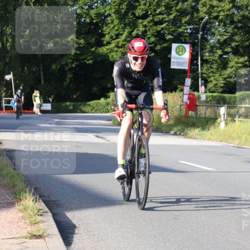 25.08.2024 - Elbe Triathlon Hamburg Fuchs,  Jonas http://msf.ph/oto/6849888 25.08.2024 09:12:41 Radfahren 233, 54, 290, 154 meine-sportfotos.de