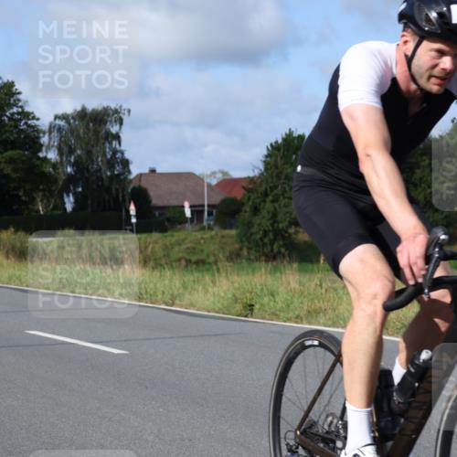 25.08.2024 - Elbe Triathlon Hamburg Fuchs,  Jonas http://msf.ph/oto/6849923 25.08.2024 09:55:38 Radfahren 387, 505, 283, 318, 252, 480, 453 meine-sportfotos.de