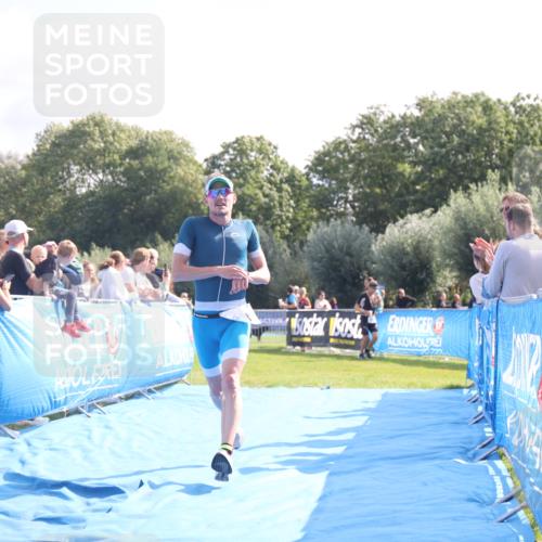 25.08.2024 - Elbe Triathlon Hamburg H.Heesch http://msf.ph/oto/6849928 25.08.2024 10:46:59 Ziel 403 meine-sportfotos.de