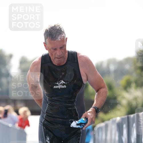 25.08.2024 - Elbe Triathlon Hamburg H.Heesch http://msf.ph/oto/6849941 25.08.2024 15:16:36 Schwimmen  meine-sportfotos.de
