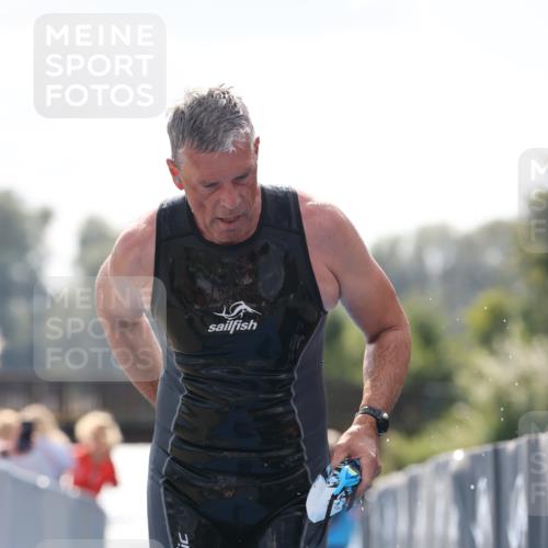 25.08.2024 - Elbe Triathlon Hamburg H.Heesch http://msf.ph/oto/6849949 25.08.2024 15:16:36 Schwimmen  meine-sportfotos.de
