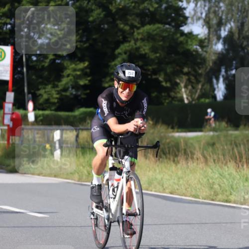 25.08.2024 - Elbe Triathlon Hamburg Fuchs,  Jonas http://msf.ph/oto/6849953 25.08.2024 09:55:41 Radfahren 318, 252, 480, 453, 482 meine-sportfotos.de