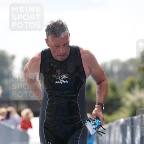 25.08.2024 - Elbe Triathlon Hamburg H.Heesch http://msf.ph/oto/6849955 25.08.2024 15:16:36 Schwimmen  meine-sportfotos.de