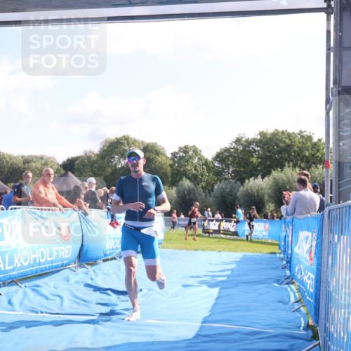 25.08.2024 - Elbe Triathlon Hamburg H.Heesch http://msf.ph/oto/6850001 25.08.2024 10:46:59 Ziel 403 meine-sportfotos.de