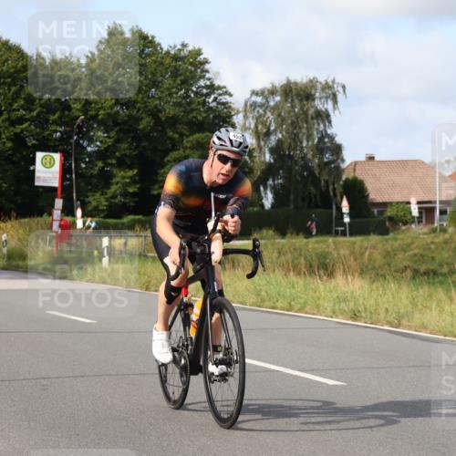 25.08.2024 - Elbe Triathlon Hamburg Fuchs,  Jonas http://msf.ph/oto/6850013 25.08.2024 09:55:44 Radfahren 252, 480, 453, 482, 463 meine-sportfotos.de