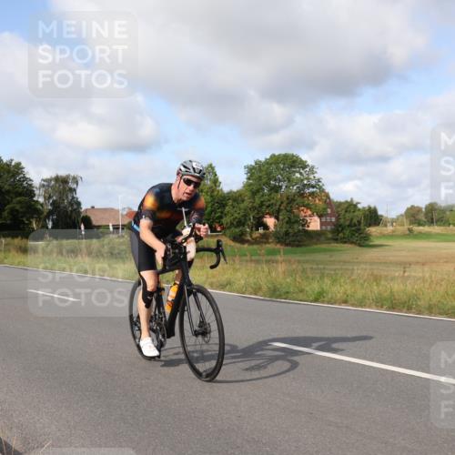 25.08.2024 - Elbe Triathlon Hamburg Fuchs,  Jonas http://msf.ph/oto/6850033 25.08.2024 09:55:44 Radfahren 252, 480, 453, 482, 463 meine-sportfotos.de