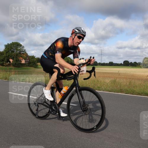 25.08.2024 - Elbe Triathlon Hamburg Fuchs,  Jonas http://msf.ph/oto/6850045 25.08.2024 09:55:44 Radfahren 252, 480, 453, 482, 463 meine-sportfotos.de