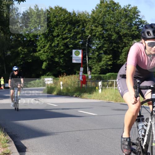 25.08.2024 - Elbe Triathlon Hamburg Fuchs,  Jonas http://msf.ph/oto/6850082 25.08.2024 09:13:00 Radfahren 131, 145, 130 meine-sportfotos.de