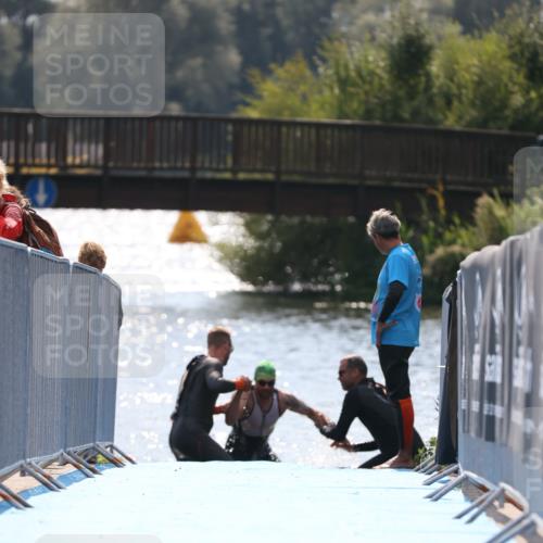 25.08.2024 - Elbe Triathlon Hamburg H.Heesch http://msf.ph/oto/6850124 25.08.2024 15:17:46 Schwimmen  meine-sportfotos.de
