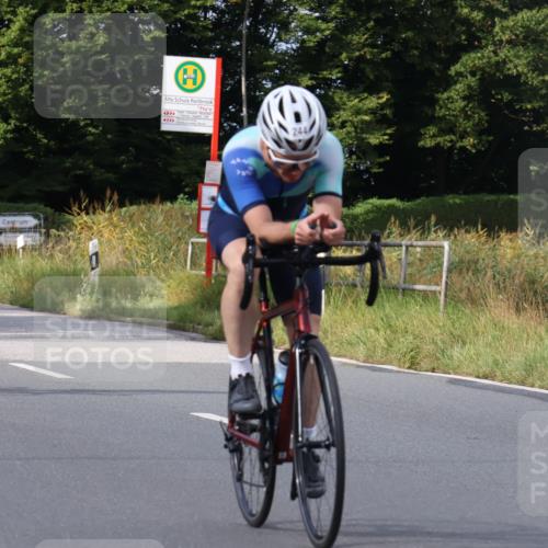 25.08.2024 - Elbe Triathlon Hamburg Fuchs,  Jonas http://msf.ph/oto/6850136 25.08.2024 09:55:51 Radfahren 482, 463, 244, 238, 230 meine-sportfotos.de