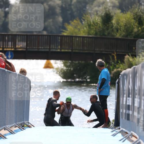 25.08.2024 - Elbe Triathlon Hamburg H.Heesch http://msf.ph/oto/6850141 25.08.2024 15:17:46 Schwimmen  meine-sportfotos.de