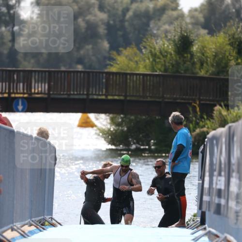25.08.2024 - Elbe Triathlon Hamburg H.Heesch http://msf.ph/oto/6850184 25.08.2024 15:17:47 Schwimmen  meine-sportfotos.de