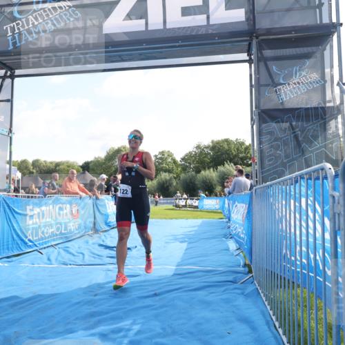 25.08.2024 - Elbe Triathlon Hamburg H.Heesch http://msf.ph/oto/6850197 25.08.2024 10:47:08 Ziel 122 meine-sportfotos.de