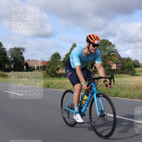 25.08.2024 - Elbe Triathlon Hamburg Fuchs,  Jonas http://msf.ph/oto/6850204 25.08.2024 09:55:54 Radfahren 463, 244, 238, 230, 359 meine-sportfotos.de