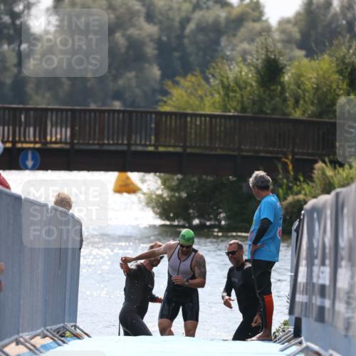 25.08.2024 - Elbe Triathlon Hamburg H.Heesch http://msf.ph/oto/6850210 25.08.2024 15:17:47 Schwimmen  meine-sportfotos.de