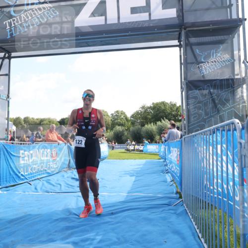 25.08.2024 - Elbe Triathlon Hamburg H.Heesch http://msf.ph/oto/6850237 25.08.2024 10:47:08 Ziel 122 meine-sportfotos.de