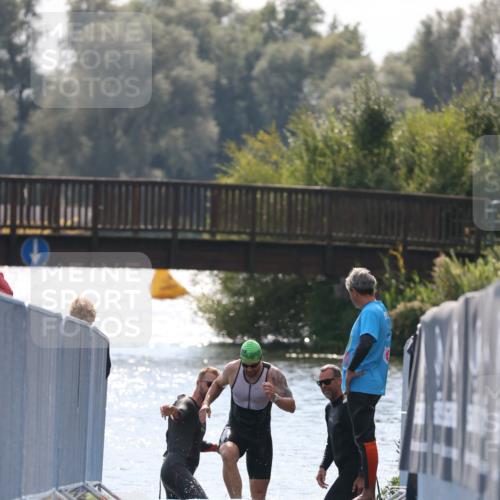 25.08.2024 - Elbe Triathlon Hamburg H.Heesch http://msf.ph/oto/6850250 25.08.2024 15:17:48 Schwimmen  meine-sportfotos.de